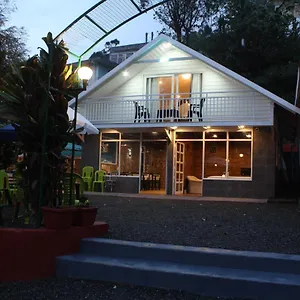 Hotel Golden Munnar