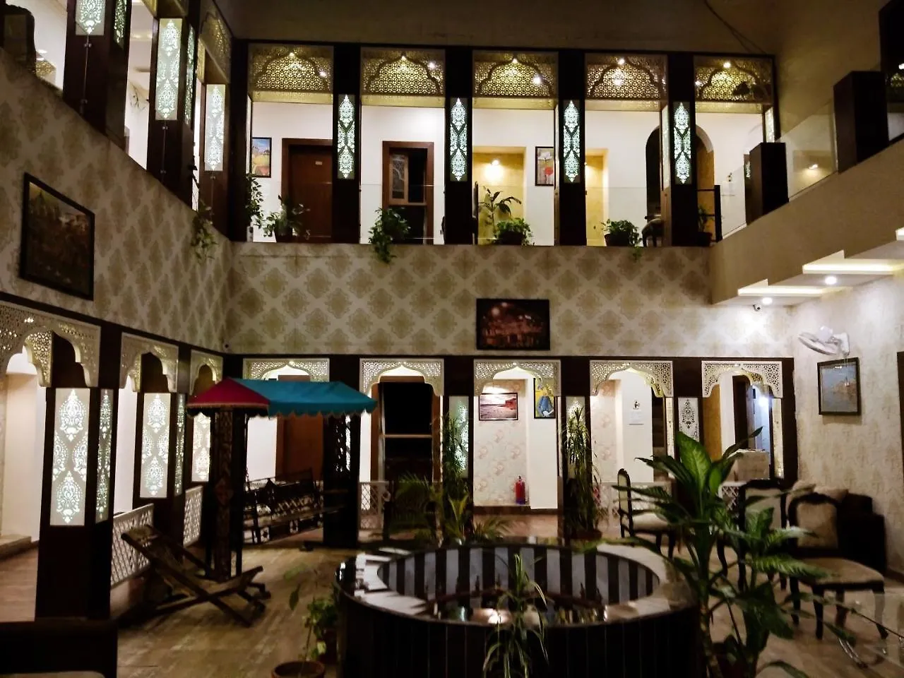Inn Dwivedi Hotels Sri Omkar Palace Varanasi