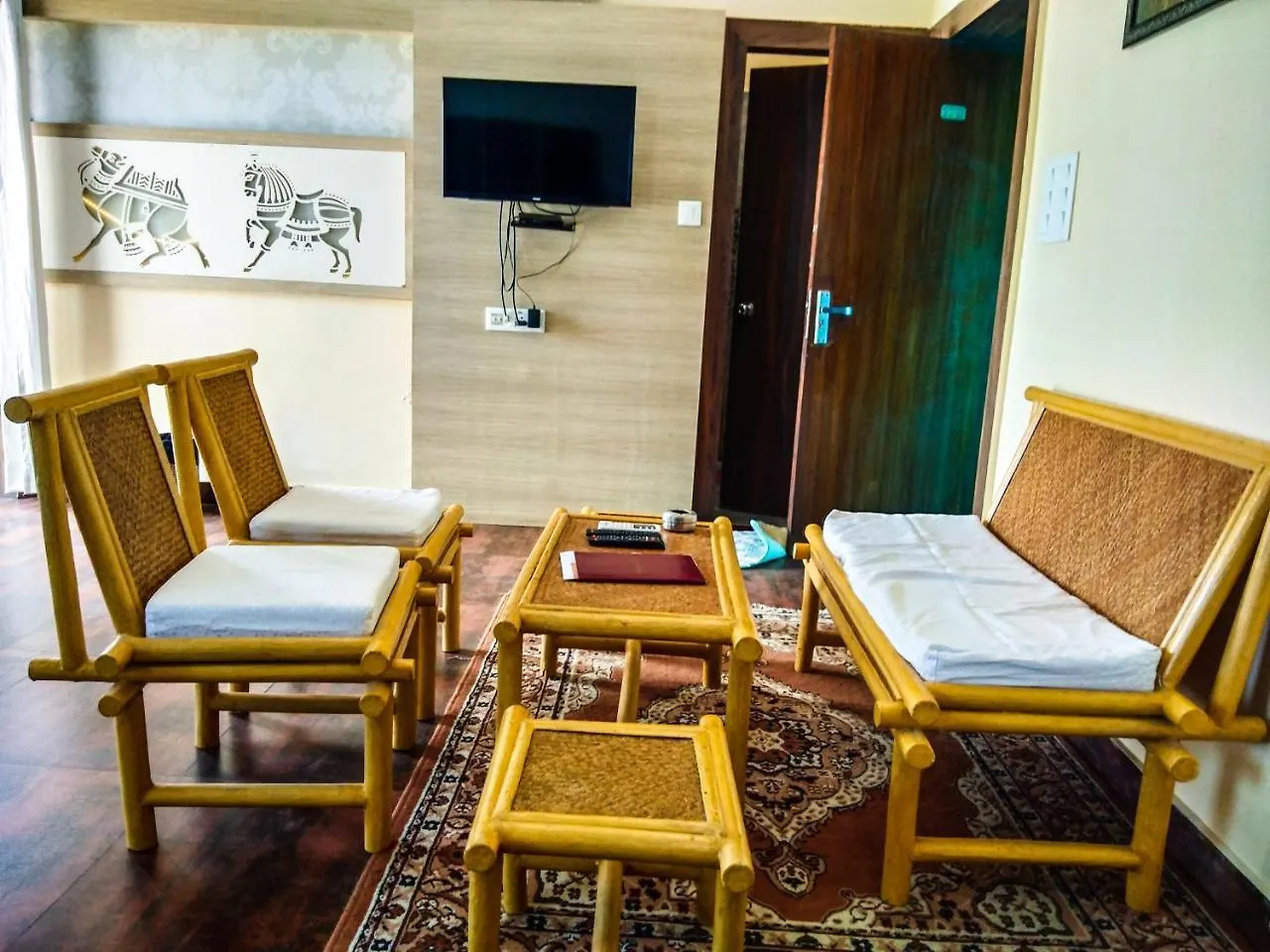 Dwivedi Hotels Sri Omkar Palace Varanasi Inn