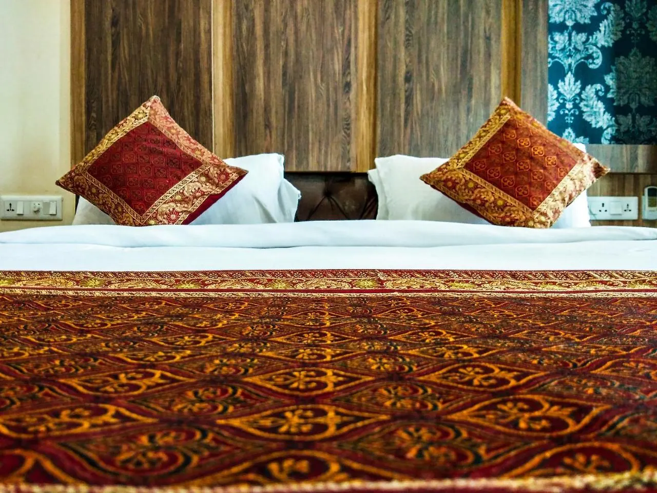 Inn Dwivedi Hotels Sri Omkar Palace Varanasi